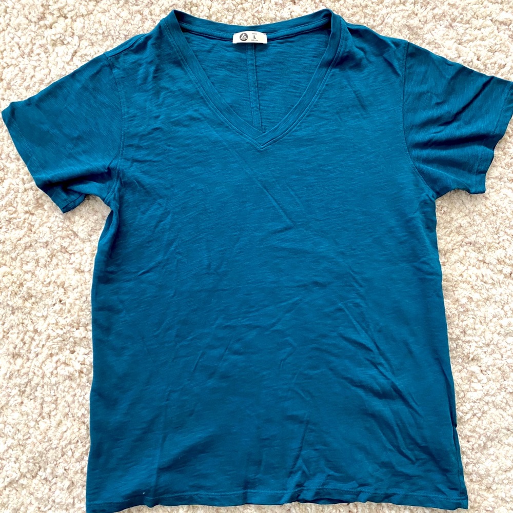 American Giant premium v-neck (lot)